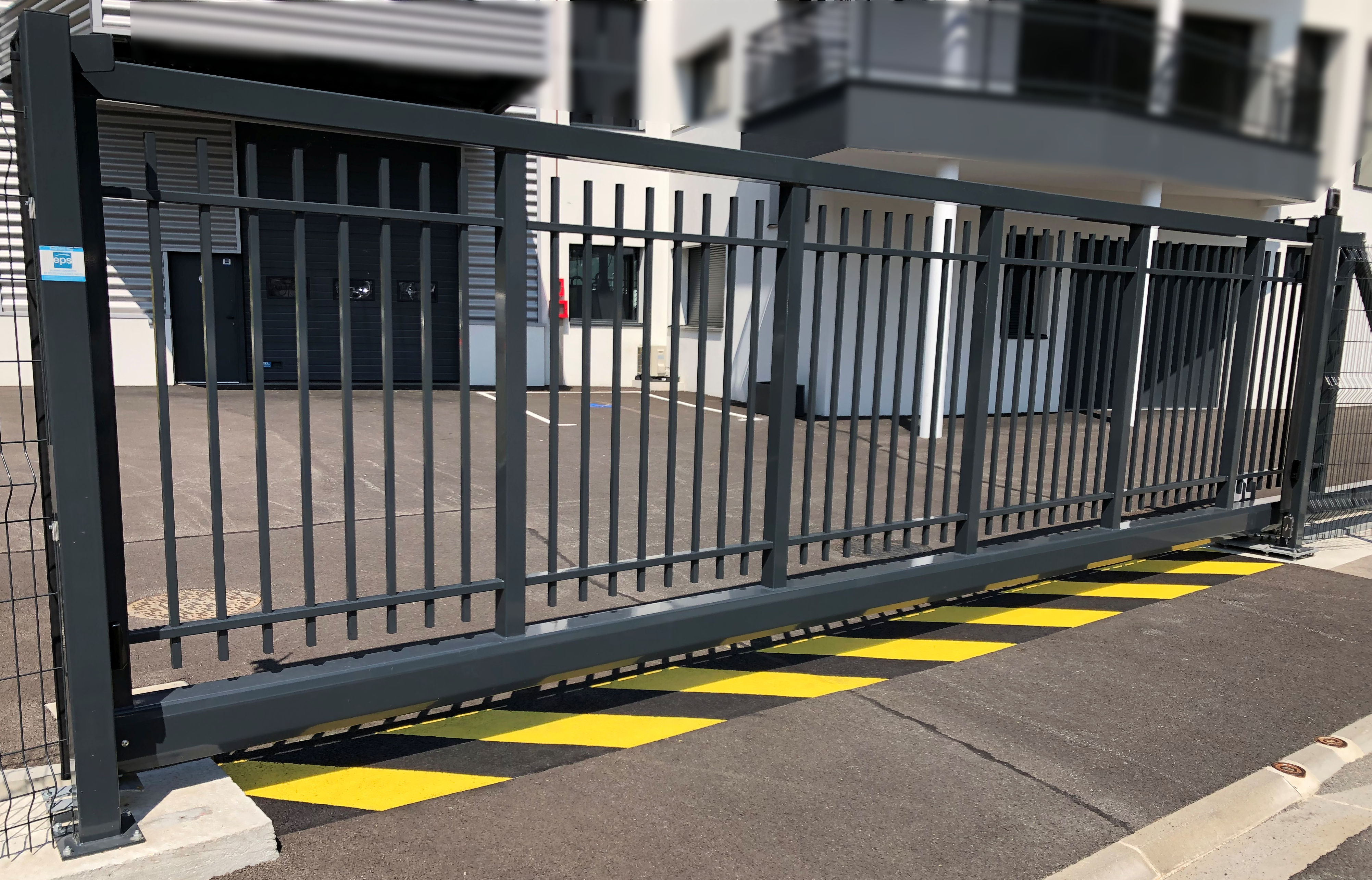 Portail autoportant industriel grande longueur